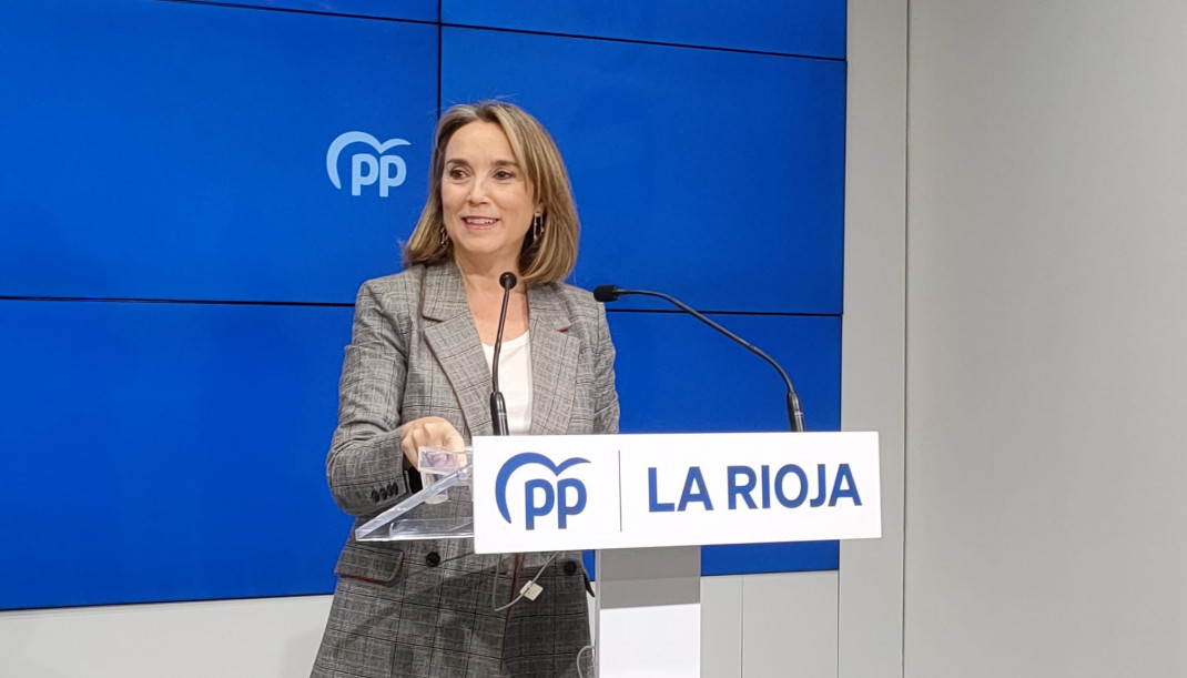 La vicesecretaria de Regeneración Institucional del PP, Cuca Gamarra, en comparecencia de prensa en Logroño