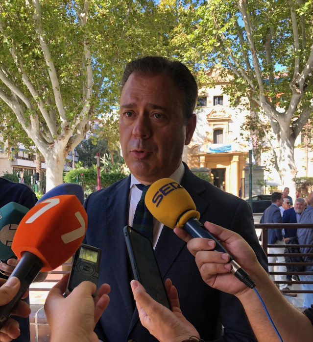 Archivo - El consejero de Presidencia, Portavocía, Acción Exterior y Emergencias, Marcos Ortuño