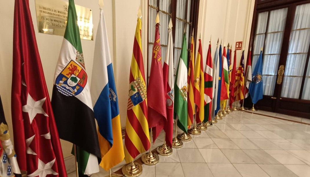 Archivo - Banderas de las Comunidades Autónomas (CCAA).