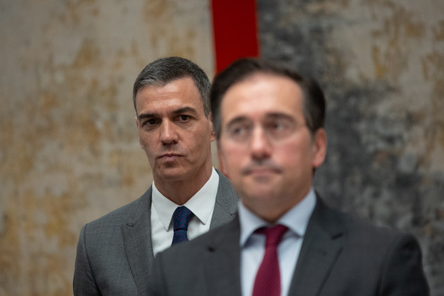 Archivo - El Presidente del Gobierno, Pedro Sánchez, y el ministro de Exteriores, José Manuel Albares