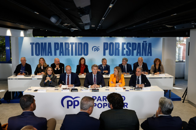 (I-D) La vicesecretaria de regeneración institucional del Partido Popular, Cuca Gamarra, el secretario general del PP, Miguel Tellado; el presidente del Partido Popular, Alberto Núñez Feijóo, la  vicesecretaria de Coordinación Sectorial del PP, Alma Ezcur