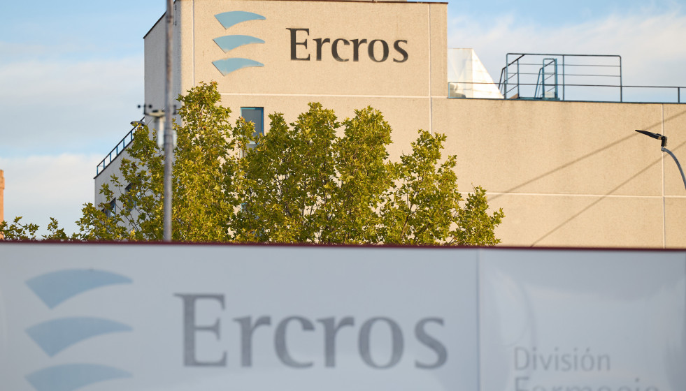 Archivo - Fachada de la sede de Ercros, en Aranjuez, Madrid (España)