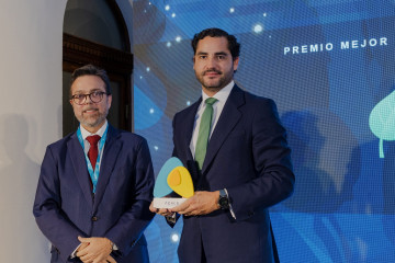El director de Compras y Servicios Globales de Iberdrola, José Ignacio Sánchez-Galán García-Tabernero, recibe el premio AERCE al Mejor Proyecto de Digitalización en Compras