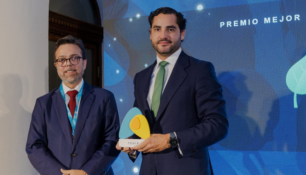 El director de Compras y Servicios Globales de Iberdrola, José Ignacio Sánchez-Galán García-Tabernero, recibe el premio AERCE al Mejor Proyecto de Digitalización en Compras