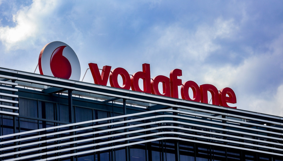 Archivo - Fachada de la sede de Vodafone en Madrid, a 12 de junio de 2024, en Madrid (España).
