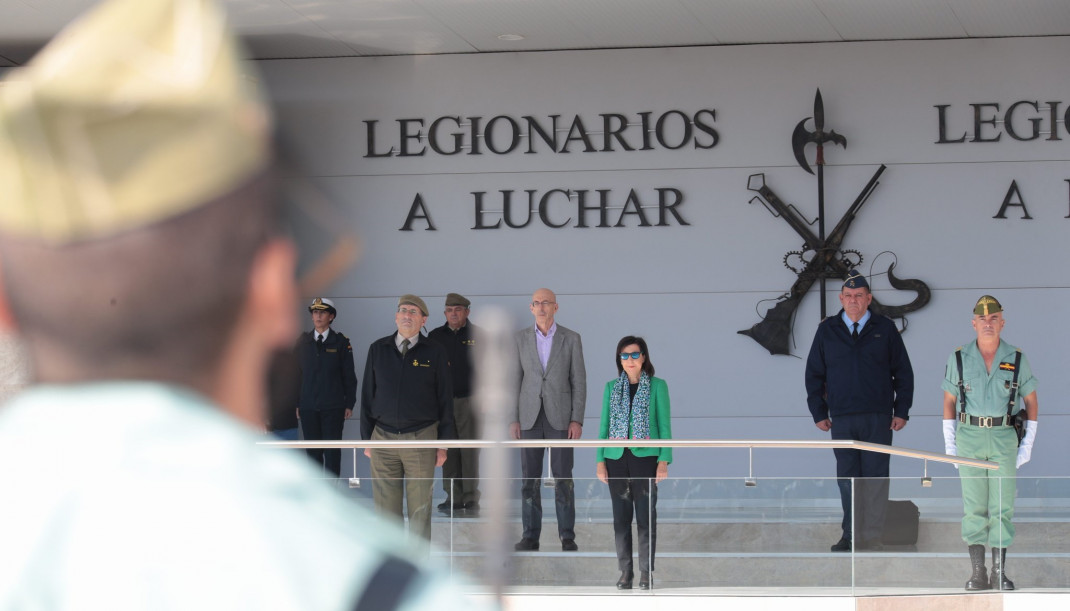 Archivo - Margarita Robles preside el acto a los caídos en la base de la Legión en Viator (Almería) en una imagen de archivo.