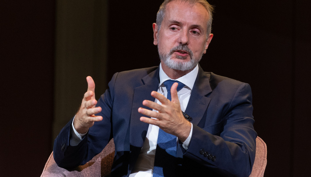 Archivo - El presidente de Telefónica, Marc Murtra, interviene en Desayunos del Ateneo, a 1 de octubre de 2025, en Madrid (España).