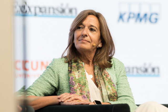 La presidenta de UNESPA, Mirenchu del Valle, interviene en la segunda jornada del XVI Encuentro Financiero del sector bancario, organizado por 'Expansión', KPMG, American Express y Cunef Universidad, en el auditorio El Beatriz, a 7 de octubre de 2025, en
