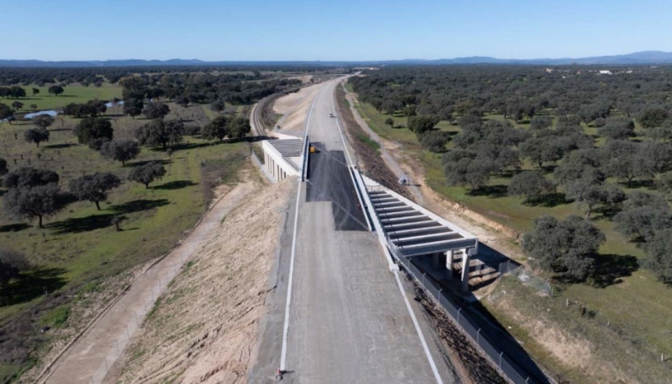 Transportes adjudica por 157,5 millones tres contratos para avanzar en el desarrollo del tramo Talayuela-Plasencia de la alta velocida