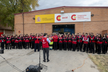 El ministro de Asuntos Exteriores, Unión Europea y Cooperación, José Manuel Albares, asiste a la salida de los más de 70 voluntarios que van a atender el hospital de campaña EMT-2 en Jamaica