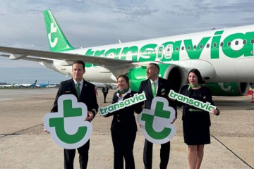 Avión con la nueva librea de Transavia.
