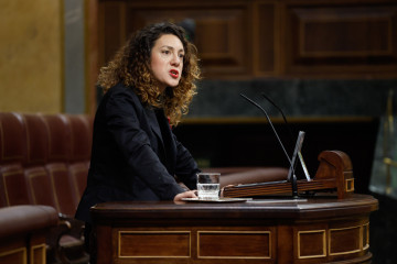 La diputada de Sumar Aina Vidal, interviene durante un pleno del Congreso de los Diputados, a 28 de octubre de 2025, en Madrid (España).