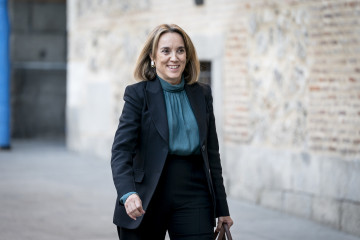 La vicesecretaria de regeneración institucional del Partido Popular, Cuca Gamarra, a su llegada al ingreso del ex jefe de la Casa de Su Majestad el Rey Jaime Alfonsín Alfonso como académico de núm