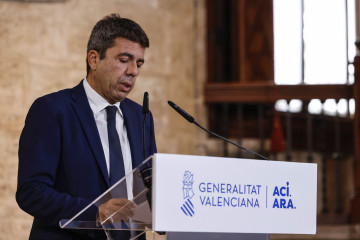 El presidente de la Generalitat valenciana en funciones, Carlos Mazón, durante una declaración institucional, en el Palau de la Generalitat, a 3 de noviembre de 2025, en Valencia, Comunidad Valencia