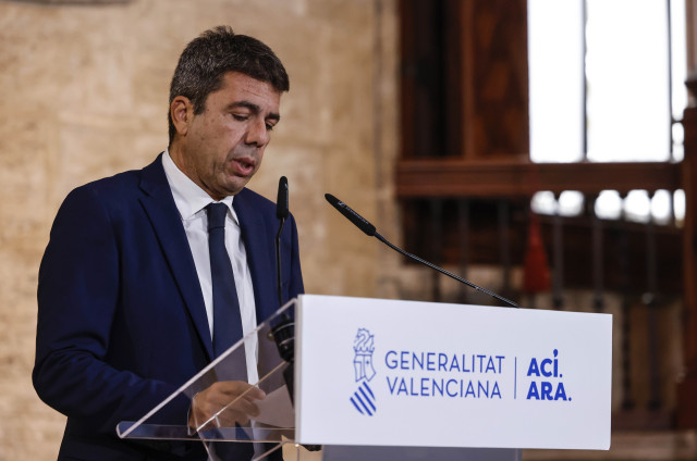 El presidente de la Generalitat valenciana en funciones, Carlos Mazón, durante una declaración institucional, en el Palau de la Generalitat, a 3 de noviembre de 2025, en Valencia, Comunidad Valenciana (España).