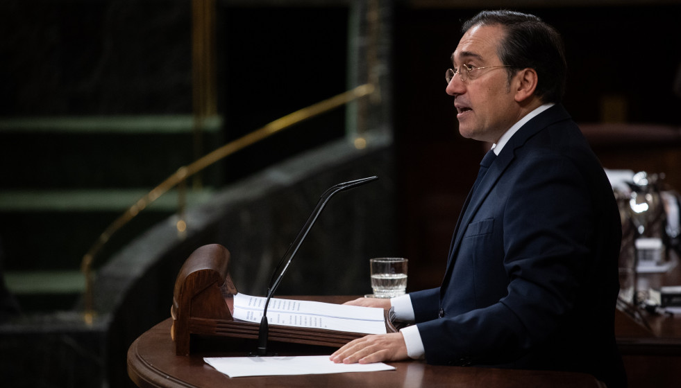 Archivo - El ministro de Asuntos Exteriores, Unión Europea y Cooperación, José Manuel Albares, interviene durante una sesión plenaria, en el Congreso