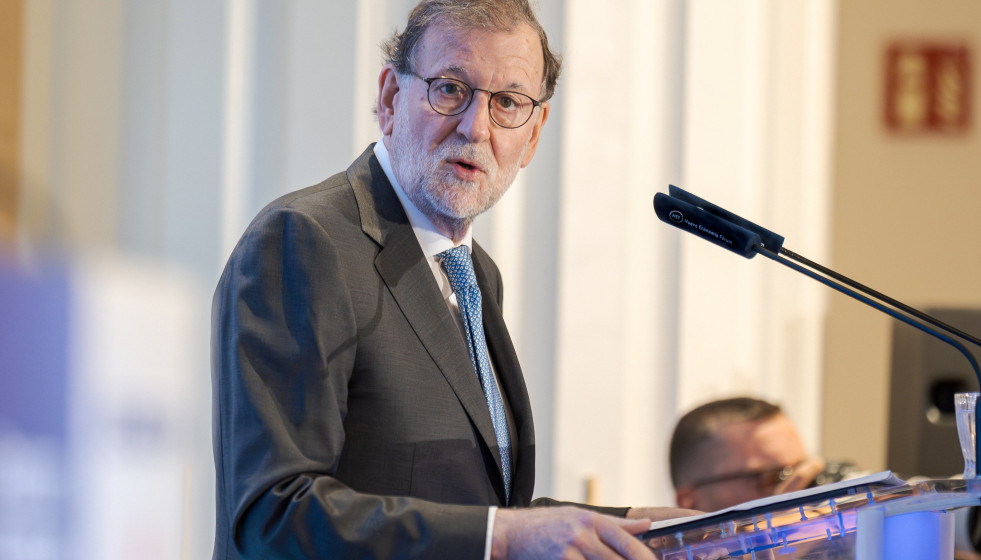 El expresidente del Gobierno, Mariano Rajoy, durante un desayuno informativo de Fórum Europa, en el Real Casino Gran Círculo de Madrid, a 16 de octubre de 2025, en Madrid (España).