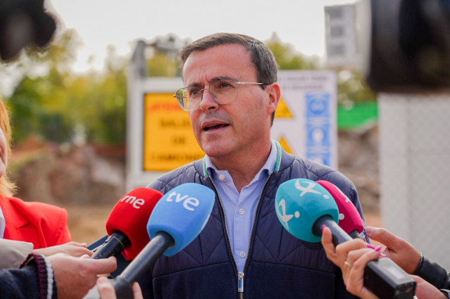 El candidato del PSOE a la Presidencia de la Junta, Miguel Ángel Gallardo, en declaraciones a los medios en Mérida