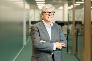 Archivo - El nuevo director general de CanarySat, Antonio Abad