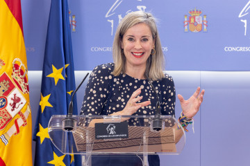 La portavor de Sumar en el Congreso, Verónica Martínez Barbero,  durante una rueda de prensa en el Congreso de los Diputados, a 11 de noviembre de 2025, en Madrid (España).