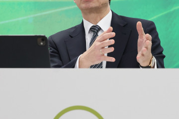 Archivo - El Consejero Delegado de Enagás, Arturo Gonzalo, durante una rueda de prensa, en la sede de Enagás, a 18 de febrero de 2025, en Madrid (España). Enagás registró unas pérdidas de 299,3 