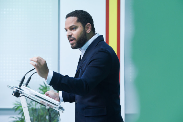 Archivo - El vicepresidente de VOX, Ignacio Garriga, durante una rueda de prensa en la sede nacional del partido.