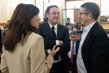 Archivo - (I-D) La ministra de Igualdad, Ana Redondo; el Fiscal General del Estado, Álvaro García Ortiz y el portavoz del PSOE en el Congreso, Patxi López.