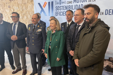 La secretaria de Estado de Defensa, Amparo Valcárcel (en el centro), inaugura el XII Congreso de I+D en Defensa y Seguridad en Zamora.