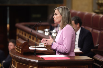 La diputada del grupo parlamentario de Sumar, Verónica Martínez Barbero, durante una sesión de control al Gobierno, en el Congreso de los Diputados, a 12 de noviembre de 2025, en Madrid (España).