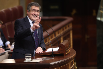 El portavoz del PSOE en el Congreso, Patxi López, durante una sesión de control al Gobierno, en el Congreso de los Diputados, a 12 de noviembre de 2025, en Madrid (España).