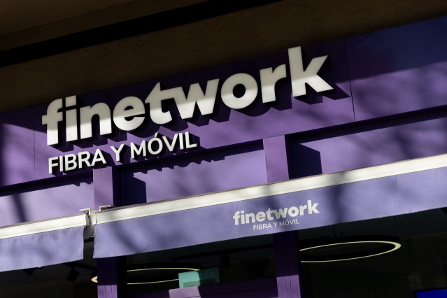 Archivo - Fachada de una tienda de Finetwork, a 2 de enero de 2025, en Madrid (España).