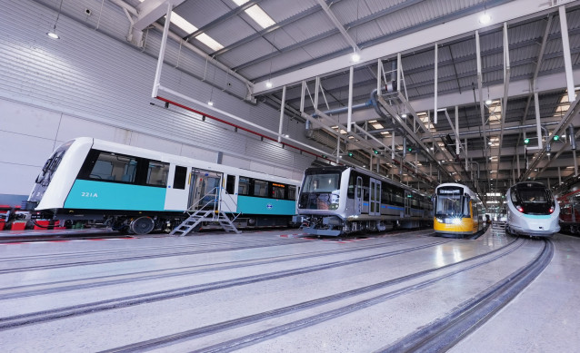 Archivo - Trenes en la fábrica de CAF.