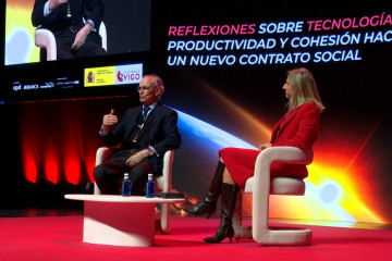 Antón Costas y Amparo Alonso durante su participación en el evento.