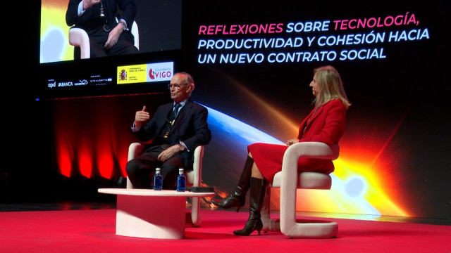 Antón Costas y Amparo Alonso durante su participación en el evento.