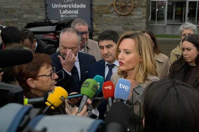 Archivo - La ministra de Educación, Formación Profesional y Deportes y portavoz del Gobierno, Pilar Alegría, en su visita al Centro Integrado de FP Univerdad Laboral, en Culleredo (A Coruña).