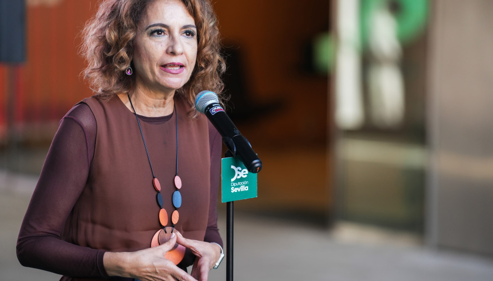 la vicepresidenta del Gobierno, María Jesús Montero, interviene en el acto de inauguración de la 19 Feria Provincial de Mujeres Empresarias (Fepme)que se celebra del 14 al 16 de noviembre en Sevill