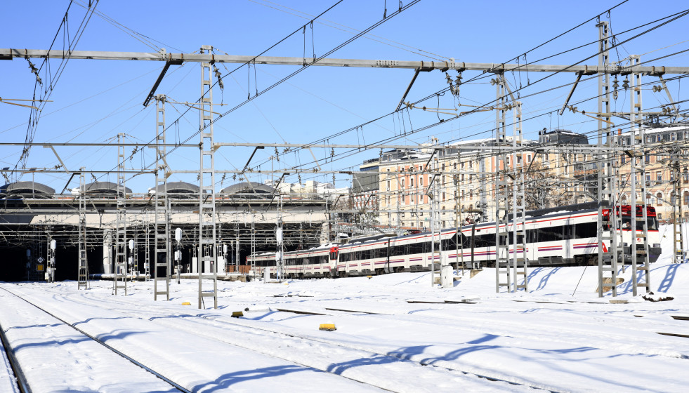 Archivo - Adif activa su plan de prevención invernal frente a los efectos meteorológicos más adversos