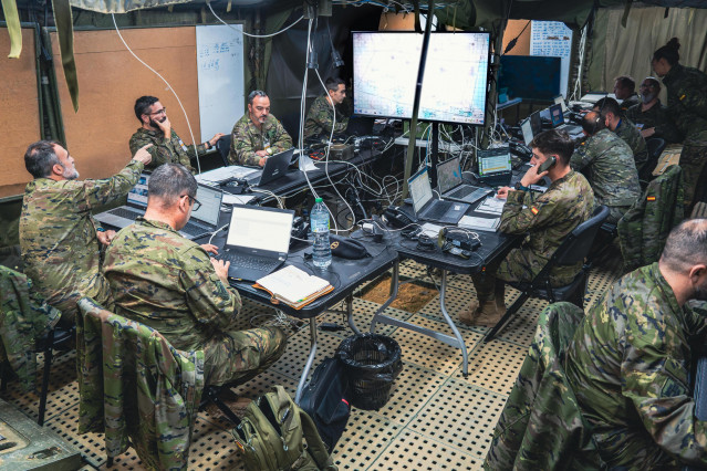 La Brigada 'Guzmán el Bueno' X de Córdoba ejecuta el ejercicio de puestos de mando 'BRI X Égida 2025'.