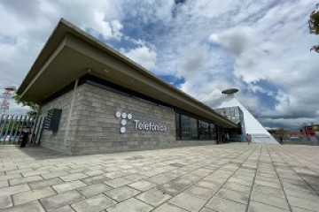 Archivo - Sede de Telefónica en Colombia