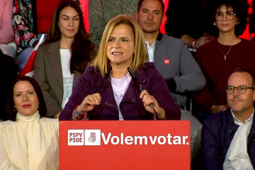 La secretaria general de los socialistas en la ciudad de València y secretaria de Igualdad del PSOE, Pilar Bernabé, en el acto 'Volem votar'