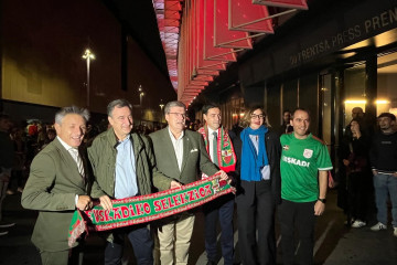El presidente del PNV, Aitor Esteban, junto al Lehendakari, Imanol Pradales, el presidente del PNV de Bizkaia, Iñigo Ansola, el alcalde de Bilbao, Juuan Mari Aburto, y la diputada general de Bizkaia,