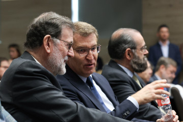 Archivo - El expresidente del Gobierno Mariano Rajoy, y el presidente del PP, Alberto Núñez Feijóo.