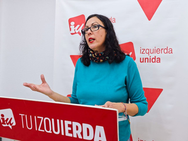 La secretaria de Organización de IU, Eva García Sempere, durante una rueda de prensa de la formación.