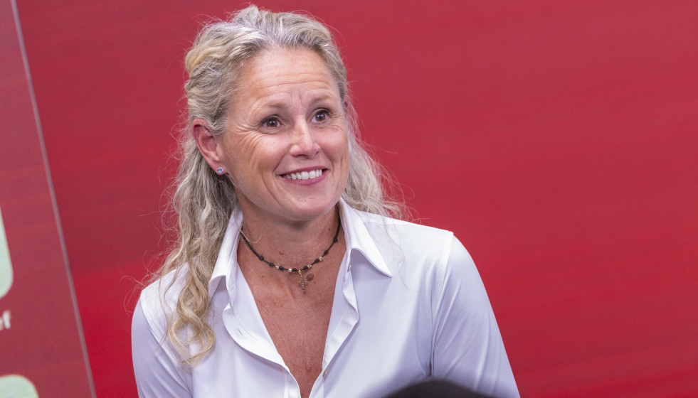 Archivo - La portavoz del PSOE, Montse Mínguez, en una rueda de prensa en la sede del partido en la calle Ferraz.