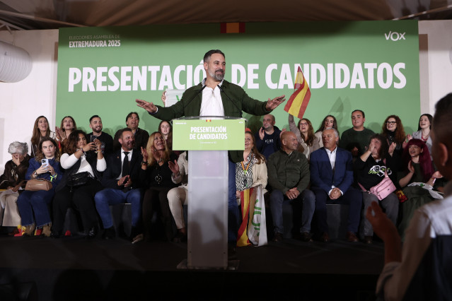 El presidente de Vox, Santiago Abascal, participa en Mérida en un acto de presentación de candidatos para el 21D en Extremadura