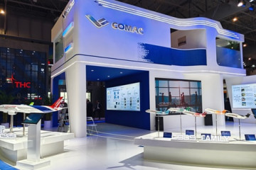 Stand de Comac en el Salón de Aeronáutico Dubái, donde participa por primera vez.