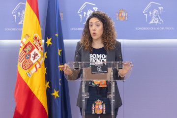 Archivo - La diputada de Sumar Aina Vidal durante una rueda de prensa, posterior a la Junta de Portavoces, en el Congreso, a 14 de octubre de 2025, en Madrid (España).
