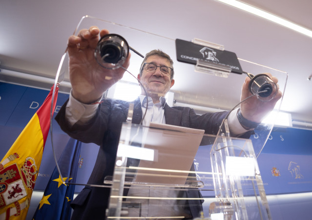 El portavoz del PSOE en el Congreso, Patxi López, durante una rueda de prensa en el Congreso de los Diputados, a 11 de noviembre de 2025, en Madrid (España).
