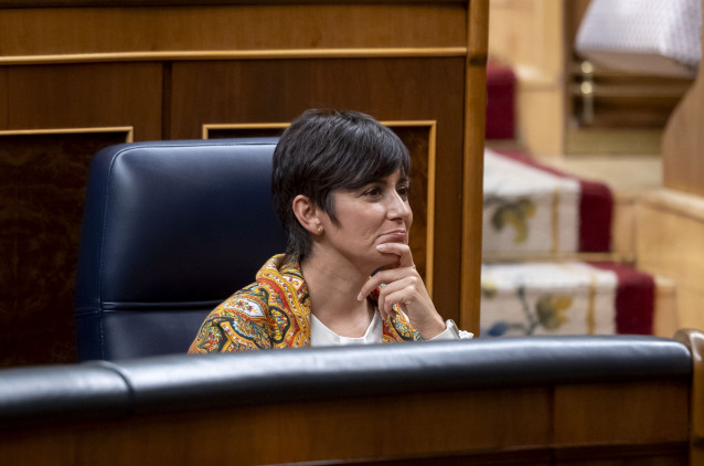 La ministra de Vivienda, Isabel Rodríguez, durante una sesión plenaria en el Congreso de los Diputados, a 11 de noviembre de 2025, en Madrid (España).