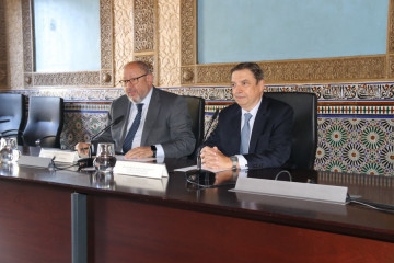 El rector de la UCO, Manuel Torralbo, y el ministro de Agricultura, Luis Planas, durante la clausura de las jornadas.